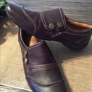 Women’s leather Naturalizer shoes